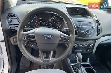 Внедорожник / Кроссовер Ford Escape 2018 в 