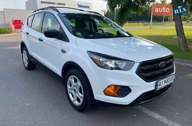 Внедорожник / Кроссовер Ford Escape 2018 в 