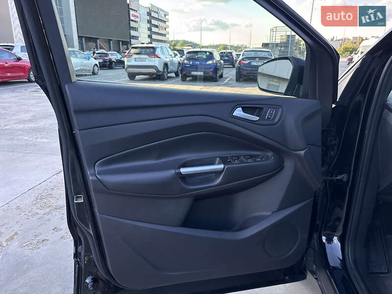 Внедорожник / Кроссовер Ford Escape 2016 в Киеве