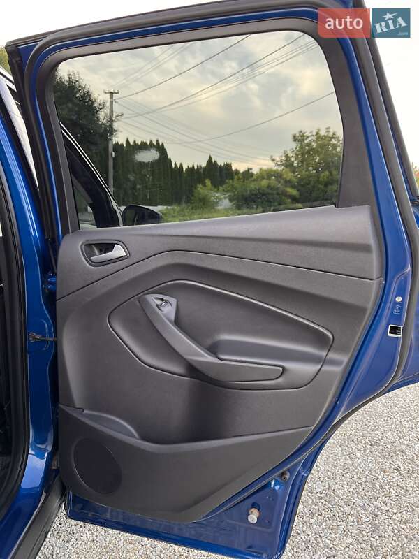 Внедорожник / Кроссовер Ford Escape 2018 в Львове