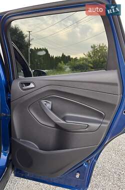 Внедорожник / Кроссовер Ford Escape 2018 в 
