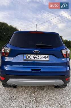 Внедорожник / Кроссовер Ford Escape 2018 в 