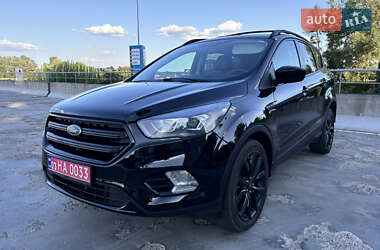 Позашляховик / Кросовер Ford Escape 2016 в 
