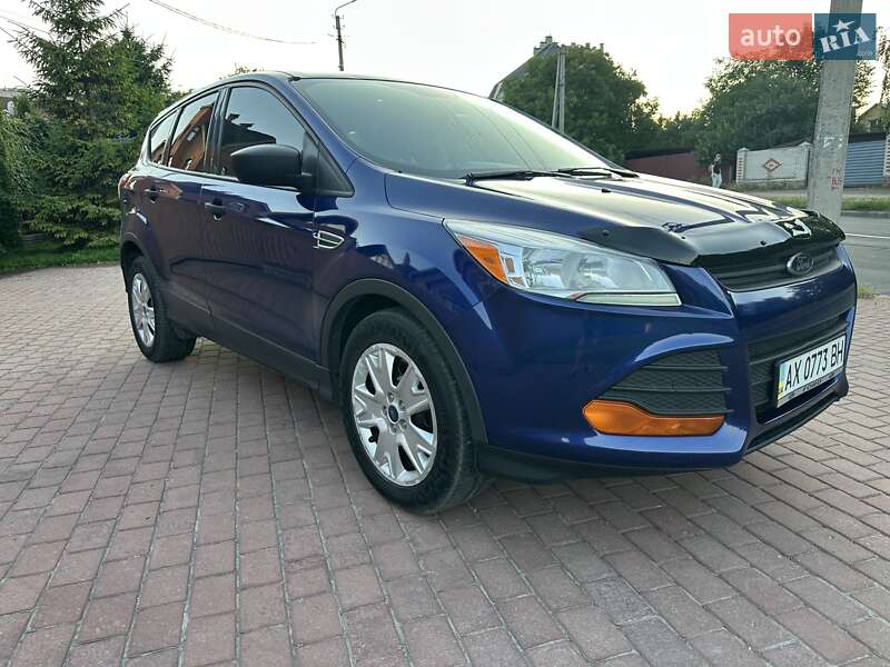 Внедорожник / Кроссовер Ford Escape 2015 в 