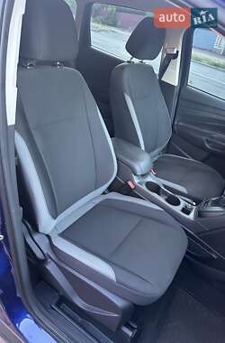 Внедорожник / Кроссовер Ford Escape 2015 в 