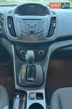 Внедорожник / Кроссовер Ford Escape 2015 в 