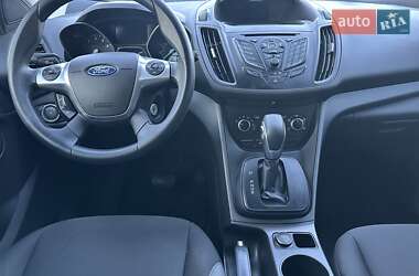 Внедорожник / Кроссовер Ford Escape 2015 в 