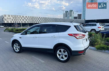 Внедорожник / Кроссовер Ford Escape 2013 в 