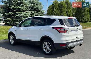 Внедорожник / Кроссовер Ford Escape 2017 в 