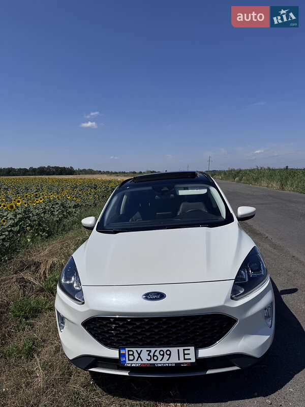 Внедорожник / Кроссовер Ford Escape 2021 в 