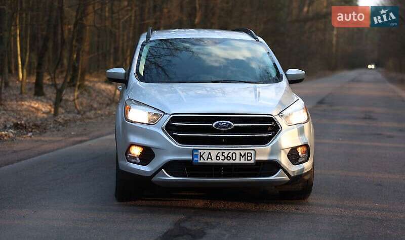 Внедорожник / Кроссовер Ford Escape 2018 в Ивано-Франковске