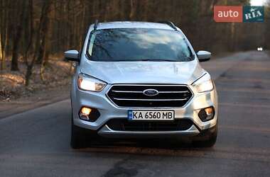 Позашляховик / Кросовер Ford Escape 2018 в 