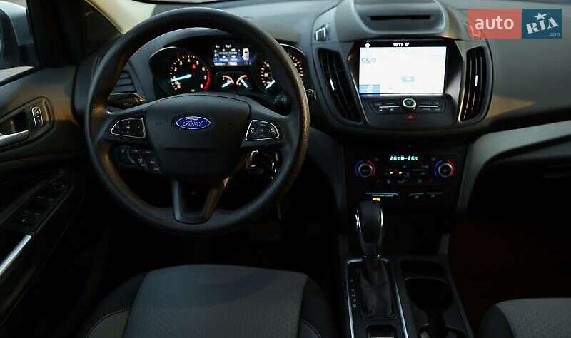 Внедорожник / Кроссовер Ford Escape 2018 в Ивано-Франковске