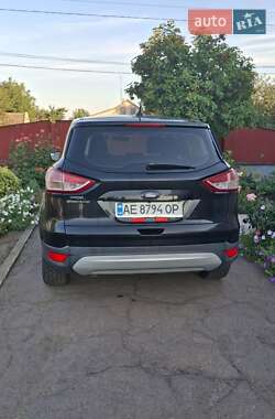 Внедорожник / Кроссовер Ford Escape 2015 в Верхнеднепровске