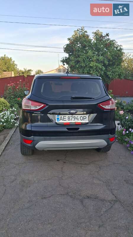 Внедорожник / Кроссовер Ford Escape 2015 в 
