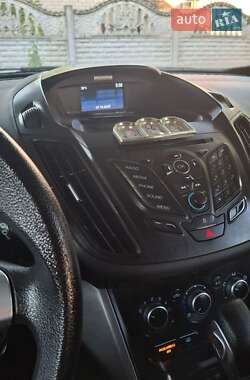 Внедорожник / Кроссовер Ford Escape 2015 в 