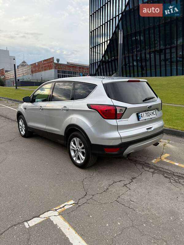 Внедорожник / Кроссовер Ford Escape 2018 в Броварах