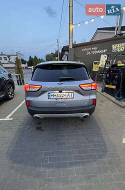Внедорожник / Кроссовер Ford Escape 2022 в 