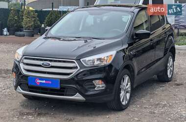 Внедорожник / Кроссовер Ford Escape 2018 в 