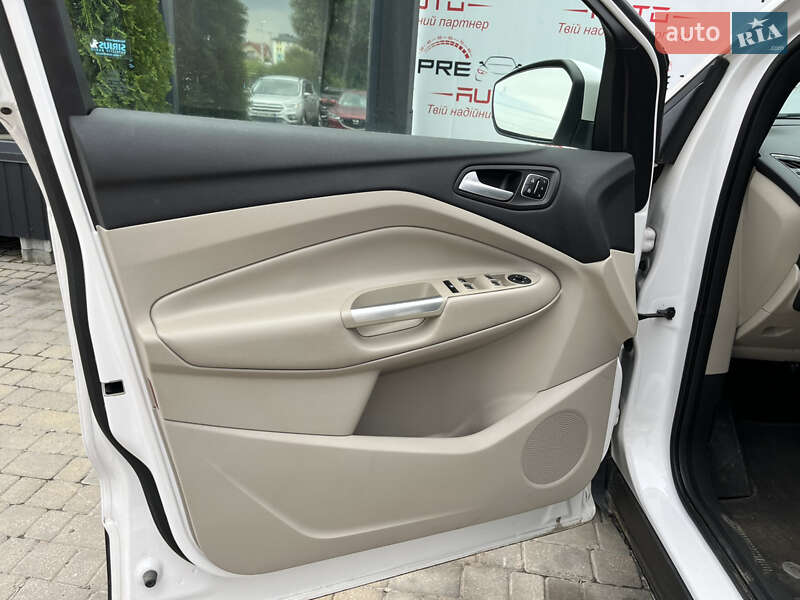 Внедорожник / Кроссовер Ford Escape 2016 в Львове