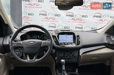 Внедорожник / Кроссовер Ford Escape 2016 в 