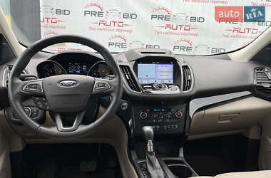 Внедорожник / Кроссовер Ford Escape 2016 в 