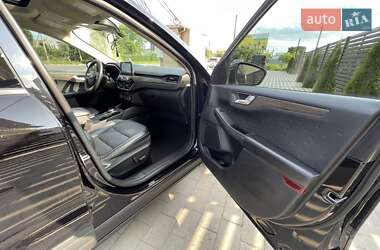 Внедорожник / Кроссовер Ford Escape 2020 в 