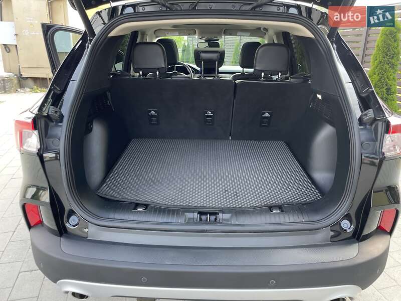 Внедорожник / Кроссовер Ford Escape 2020 в Ивано-Франковске