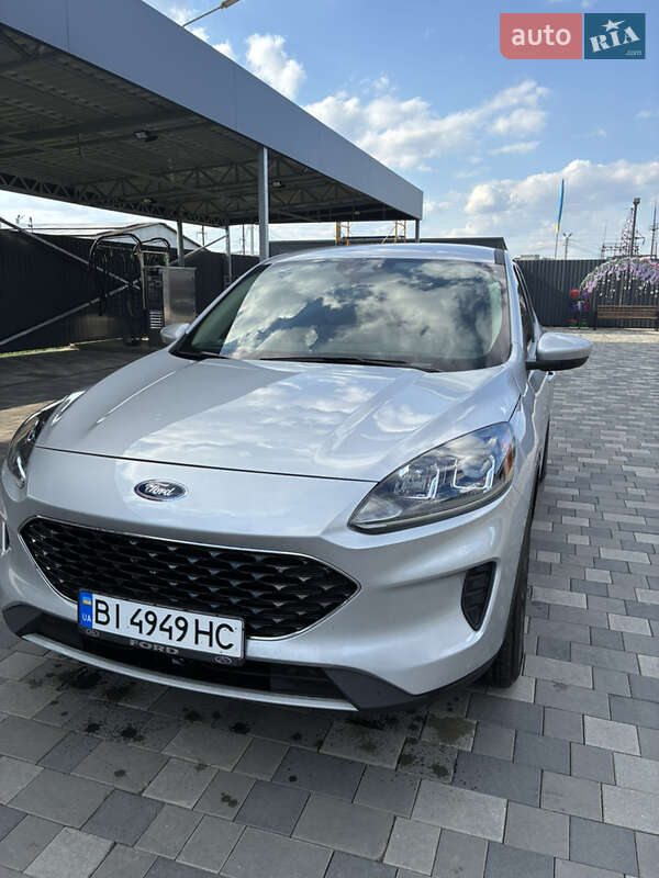 Внедорожник / Кроссовер Ford Escape 2019 в 