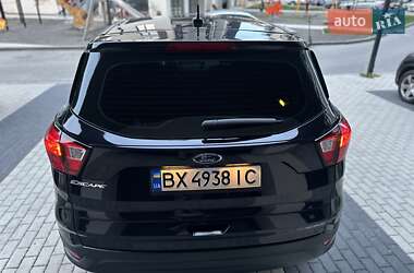 Внедорожник / Кроссовер Ford Escape 2019 в 