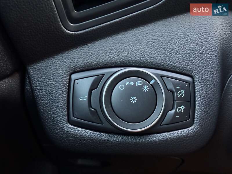 Позашляховик / Кросовер Ford Escape 2018 в Тернополі