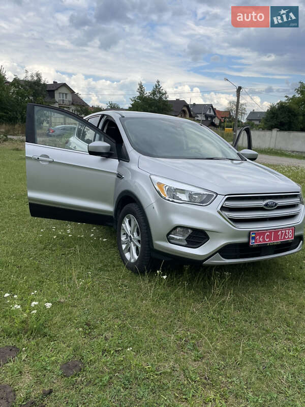 Позашляховик / Кросовер Ford Escape 2019 в Івано-Франківську