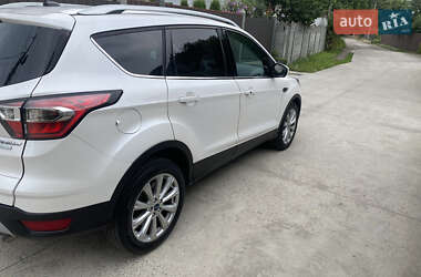 Позашляховик / Кросовер Ford Escape 2017 в 