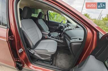 Внедорожник / Кроссовер Ford Escape 2017 в 