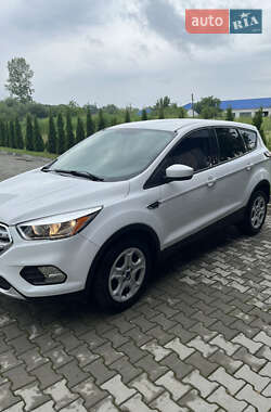 Позашляховик / Кросовер Ford Escape 2016 в Ходореві