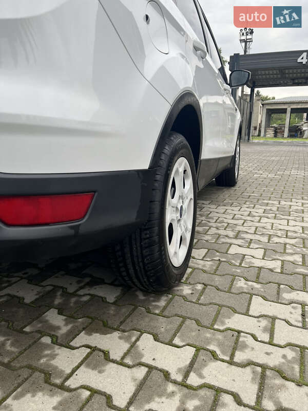 Позашляховик / Кросовер Ford Escape 2016 в Ходореві