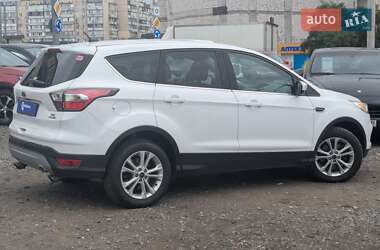 Позашляховик / Кросовер Ford Escape 2016 в 