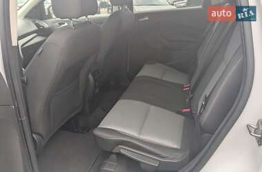 Позашляховик / Кросовер Ford Escape 2016 в 