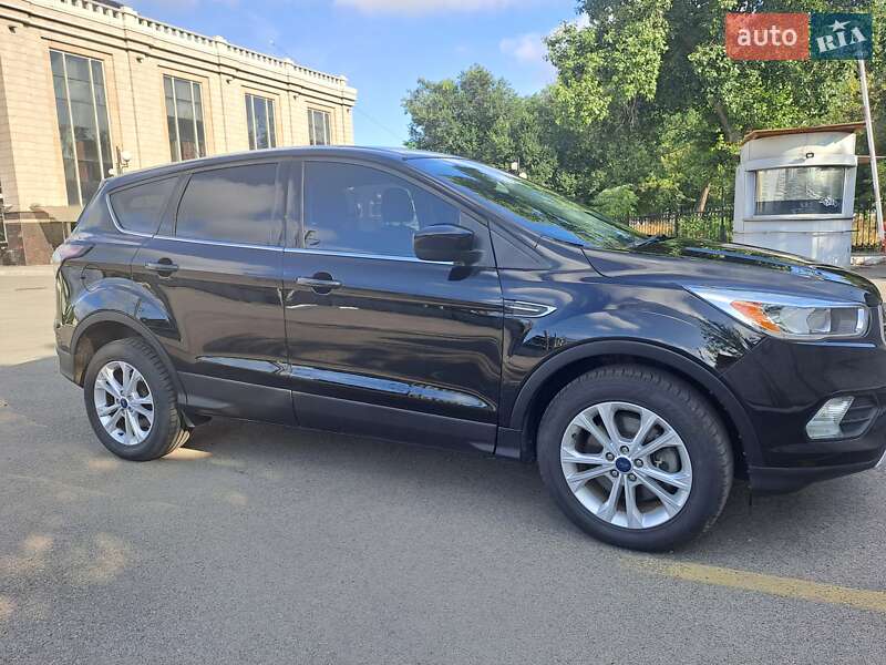 Внедорожник / Кроссовер Ford Escape 2016 в Киеве