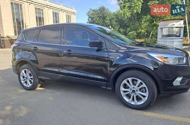 Позашляховик / Кросовер Ford Escape 2016 в 