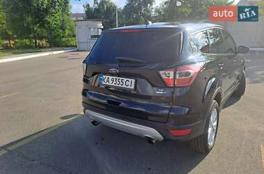 Позашляховик / Кросовер Ford Escape 2016 в 