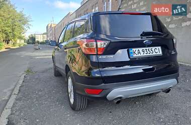 Позашляховик / Кросовер Ford Escape 2016 в 