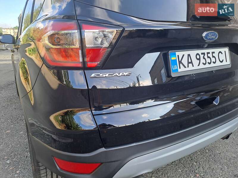 Внедорожник / Кроссовер Ford Escape 2016 в Киеве