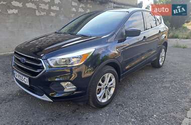 Позашляховик / Кросовер Ford Escape 2016 в 