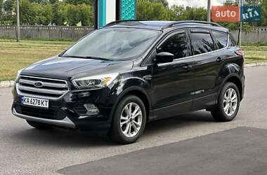 Внедорожник / Кроссовер Ford Escape 2017 в 