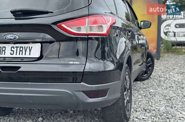 Внедорожник / Кроссовер Ford Escape 2016 в 