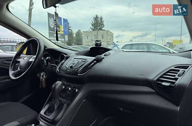 Внедорожник / Кроссовер Ford Escape 2016 в 