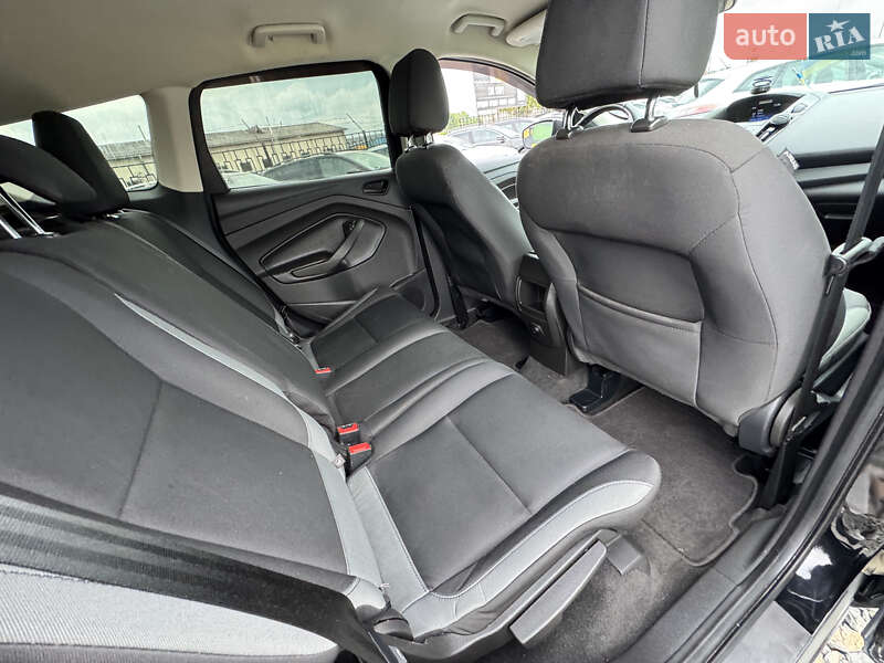 Позашляховик / Кросовер Ford Escape 2016 в Стрию
