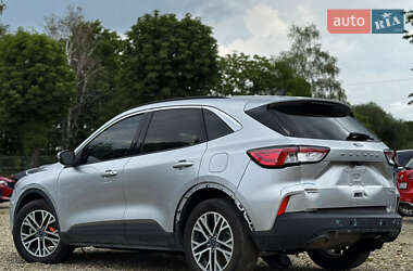 Внедорожник / Кроссовер Ford Escape 2020 в 
