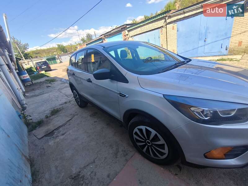 Внедорожник / Кроссовер Ford Escape 2019 в Сумах
